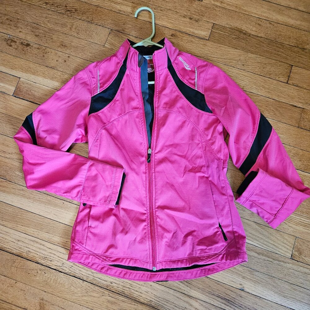 Saucony Women's S hi-vis bright pink runnning jacket